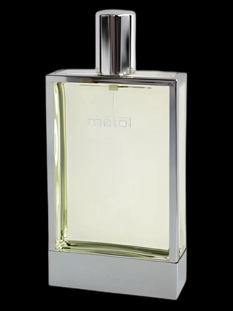 Mētāl bottle